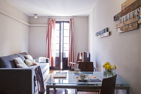 AinB Las Ramblas-Guardia Apartments