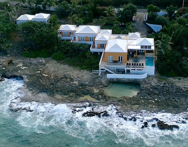Sea View Play Private Ocean Front Villa