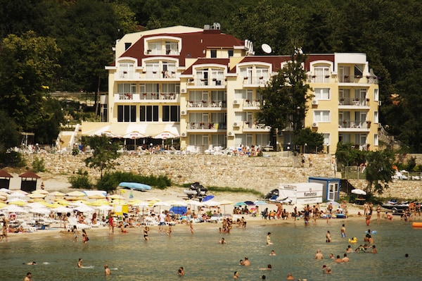 Helios Hotel