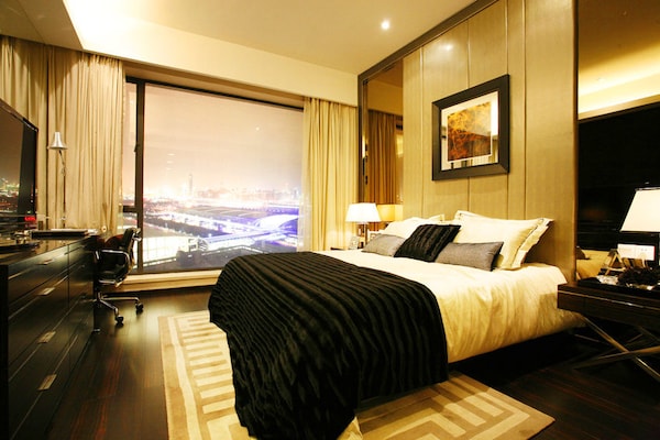 Poly World Trading Center Serviced Apartment
