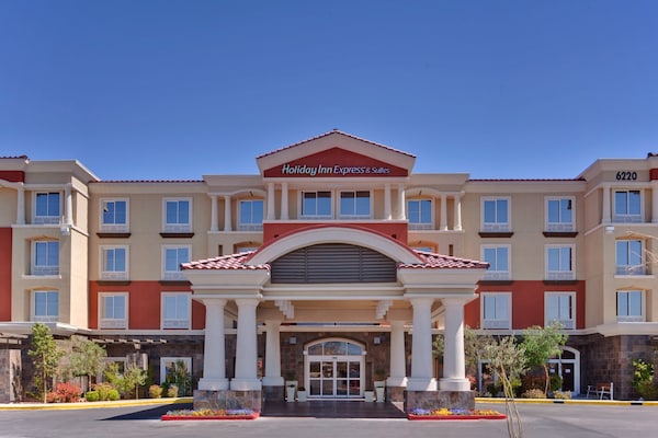 Holiday Inn Express & Suites Las Vegas SW - Spring Valley