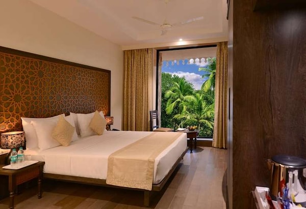 Five star hotel list of Goa, Best Hotel Name of Goa, Top Hotel List in Goa  | Best honeymoon resorts, Best honeymoon, Honeymoon resorts