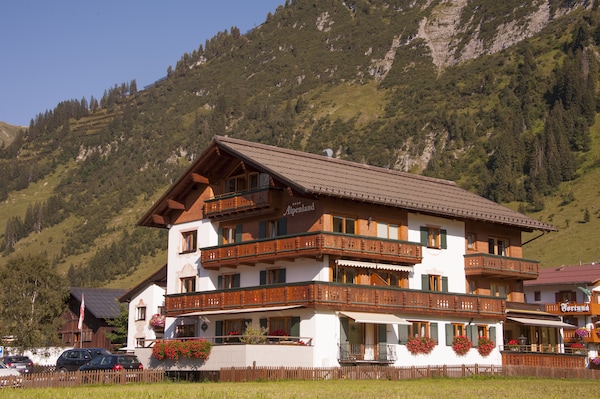 Alpenland - Das kleine Hotel