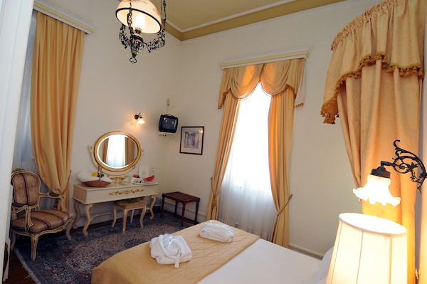 Hotel Pyrgos of Mytilene