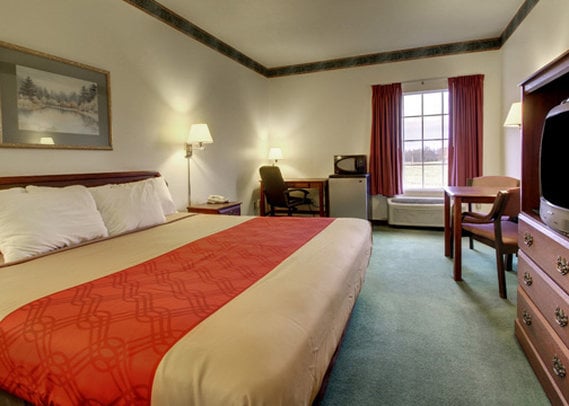 Broadbent Inn & Suites