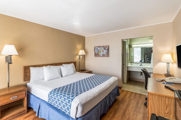 Smart Extended Stay - Formerly Rodeway Inn