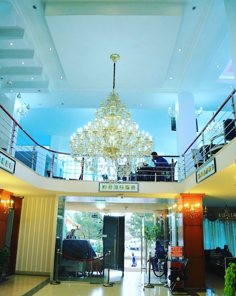 Sarem International Hotel & Spa