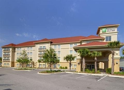 Holiday Inn Express Tampa N I-75 - University Area