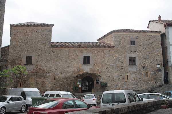 Castillo Valdés-Salas