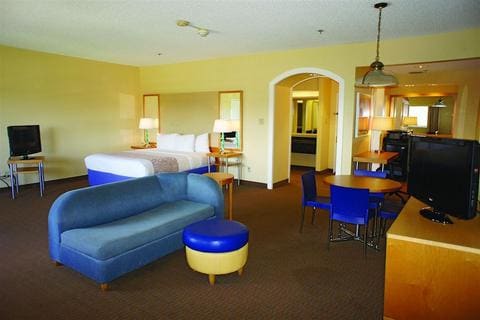 La Quinta Inn & Suites Ft. Myers Sanibel Gateway