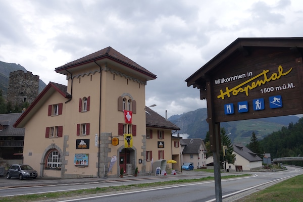 Sust Lodge Am Gotthard