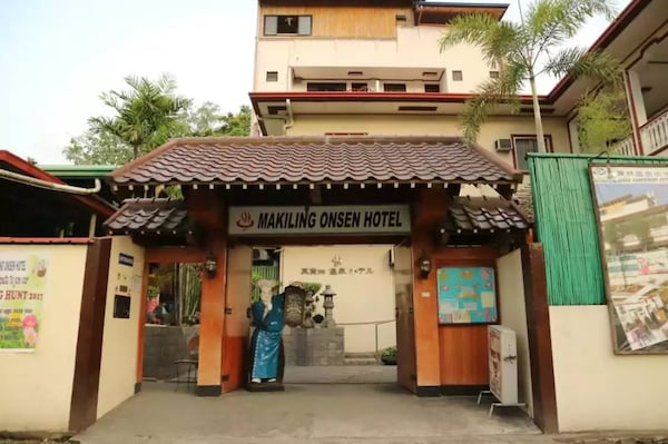 Makiling Onsen Hotel