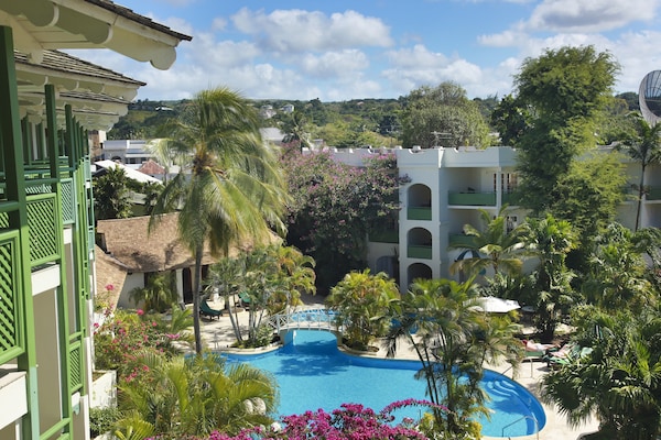 Hotel Mango Bay Resort