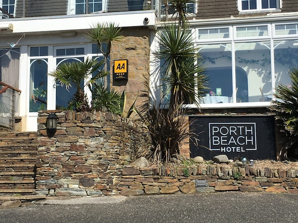 Porth Beach Hotel