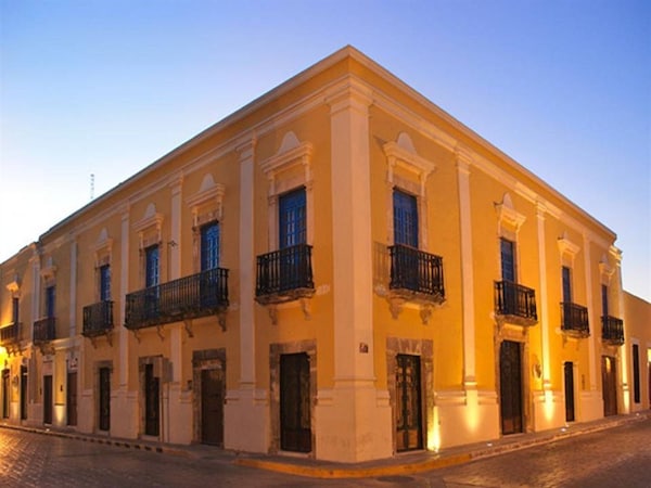 Hotel Plaza Colonial