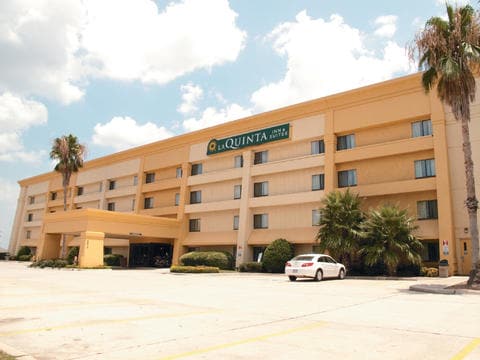 La Quinta Inn & Suites Houston Baytown East