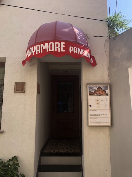 Mayamore Otel