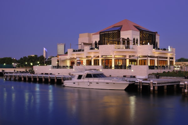Intercontinental Abu Dhabi, An Ihg Hotel