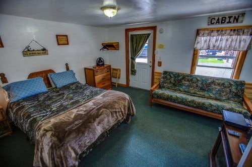 Cascade Lake Inn