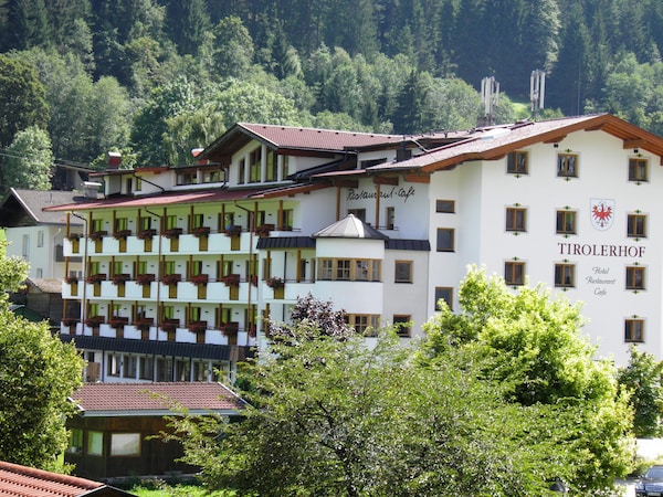 Landhotel Tirolerhof - Mai bis Mitte Juni kein Saunabetrieb