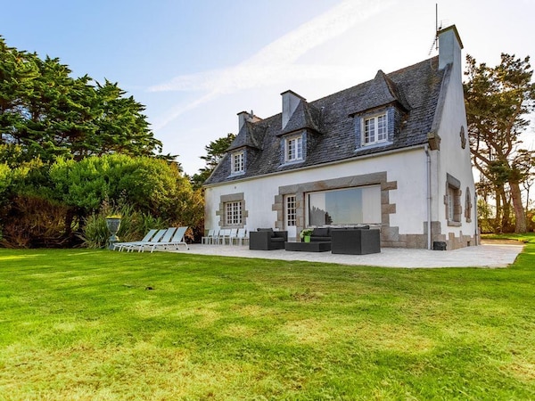 Villa With 4 Bedrooms In Roscoff, With Wonderful Sea View, Enclosed Ga