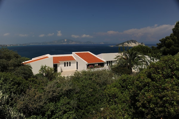 Villa Meltemi sea view studios