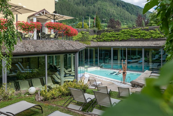 AlpHoliday Dolomiti Wellness & Family Hotel
