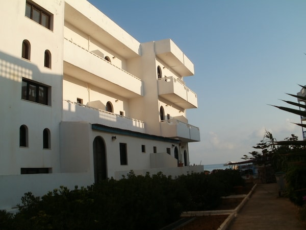 Hotel Alkyonides
