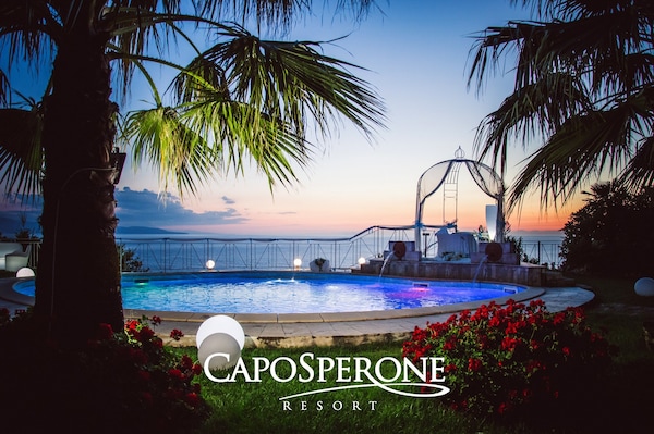 Caposperone Resort