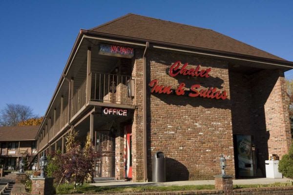 Chalet Inn & Suites Centerport