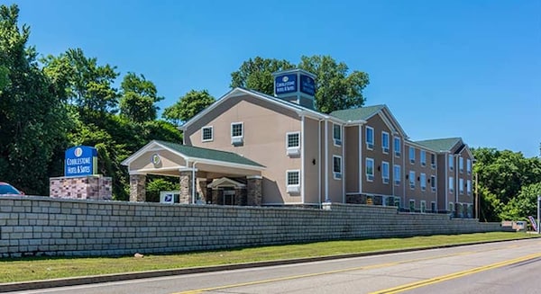 Cobblestone Hotel & Suites - Erie