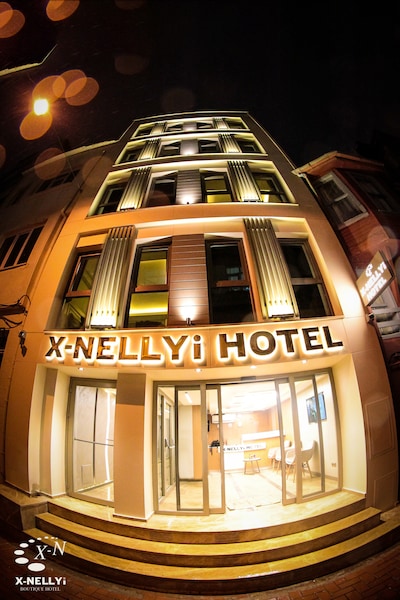 X- Nellyi Hotel
