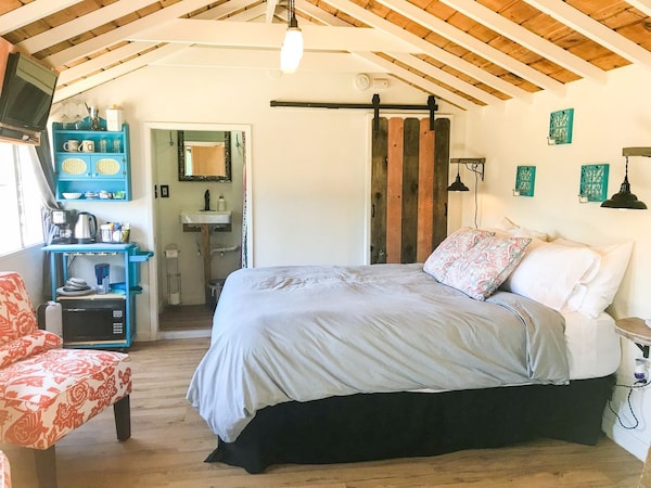 Summer Cottage Getaway In Cambria