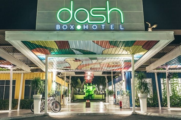 Dash Box Hotel