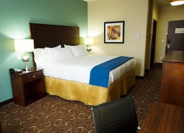 Holiday Inn Express & Suites San Antonio Se By At&T Center, An Ihg Hotel