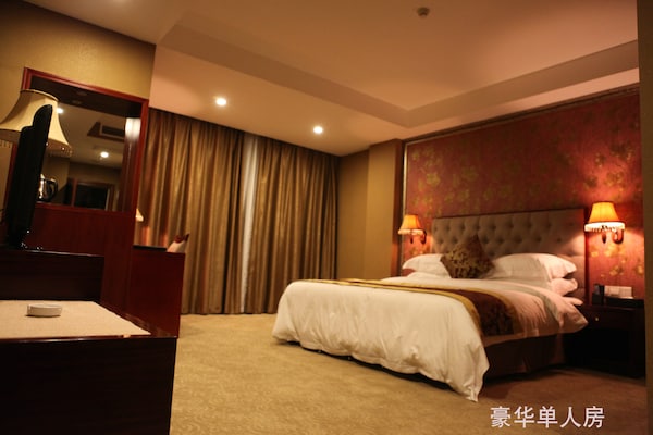 Donghai Hotel Dongxing