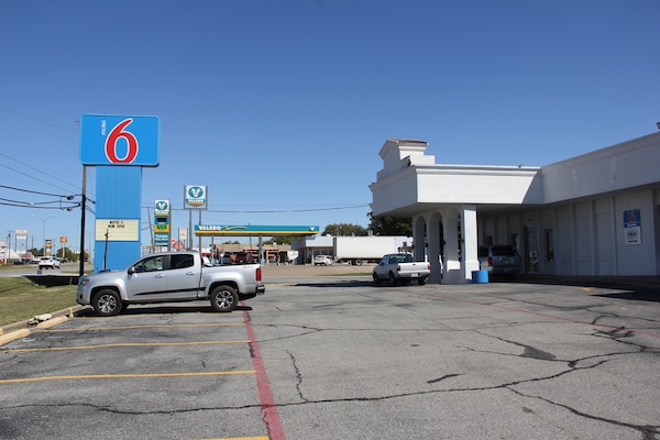 Motel 6, Sherman, TX