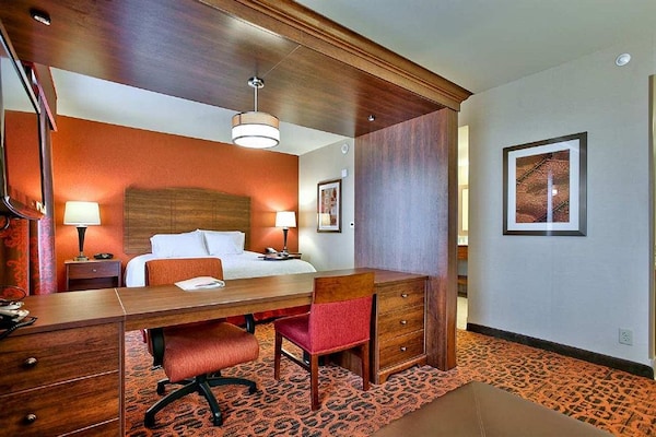 Hampton Inn & Suites Scottsdale Riverwalk