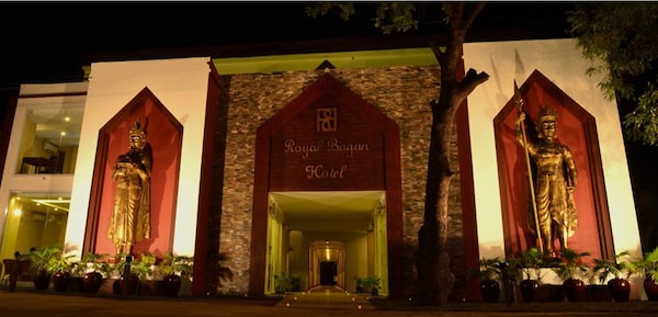 Royal Bagan Hotel