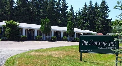 The Lionstone Inn Motel And Cottages