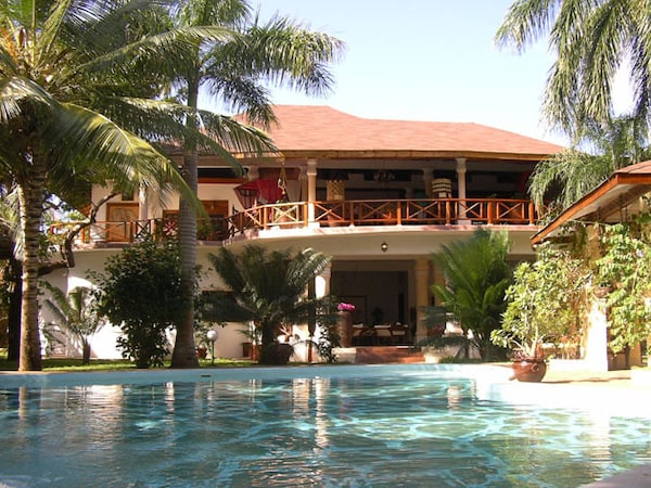 African House Resort