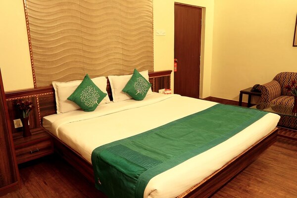 OYO 2510 Hotel Aster Guest House