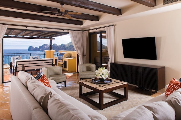 Hacienda Beach Villa - Stunning 4 Bed Ocean View Penthouse.Sleeps 10.