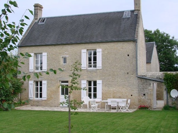 Near Arromanches And Landing Beaches, Charming House In The Countryside