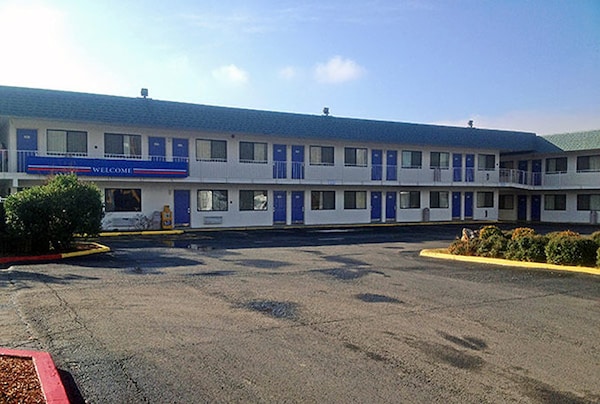 Motel 6 Russellville
