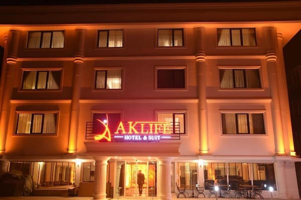 Ak Life Hotel & Suit