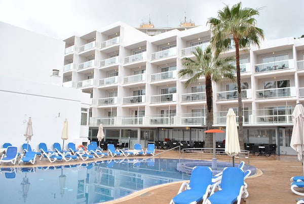 Aparthotel Y Hotel Paguera Beach