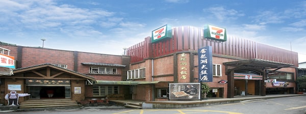 Fenchihu Hotel