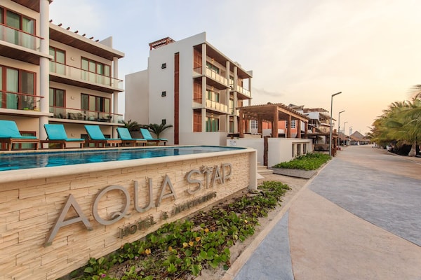 Aqua Star Hotel & Apartments