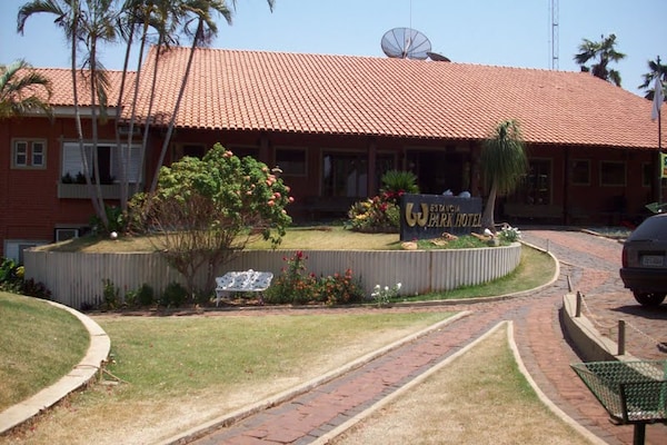 Estancia Park Hotel